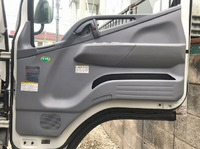 三菱ふそうキャンターアルミバン小型（2t・3t）[写真29]