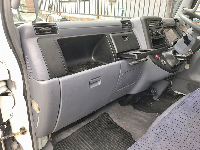 三菱ふそうキャンターアルミバン小型（2t・3t）[写真33]