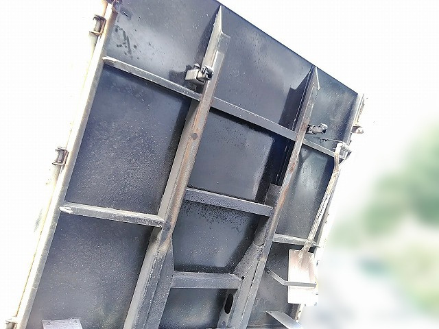 いすゞエルフダンプ小型（2t・3t）[写真11]