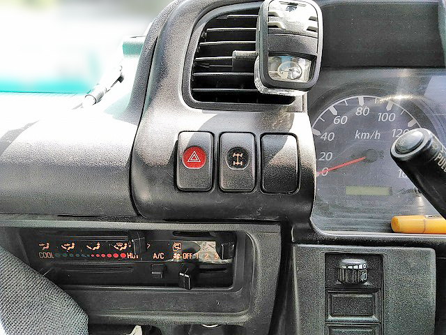 いすゞエルフダンプ小型（2t・3t）[写真32]