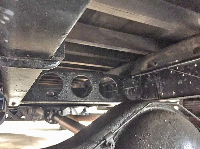 UDトラックスコンドル平ボディ中型（4t）[写真14]