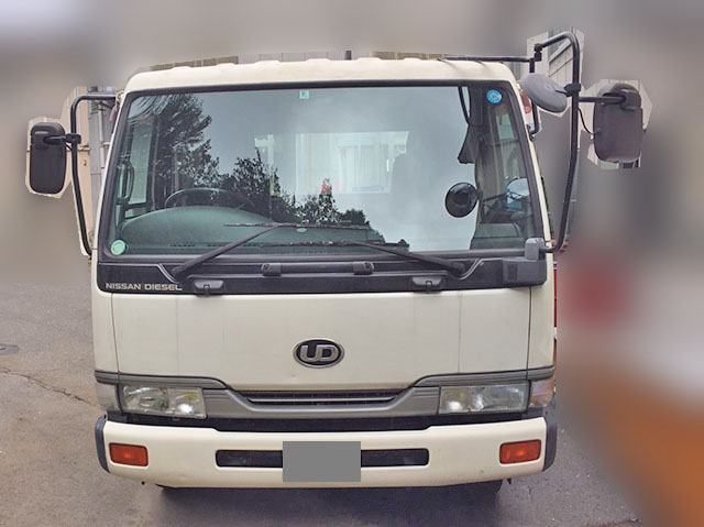 UDトラックスコンドル平ボディ中型（4t）[写真07]