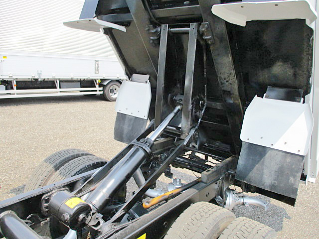 三菱ふそうキャンターダンプ小型（2t・3t）[写真16]