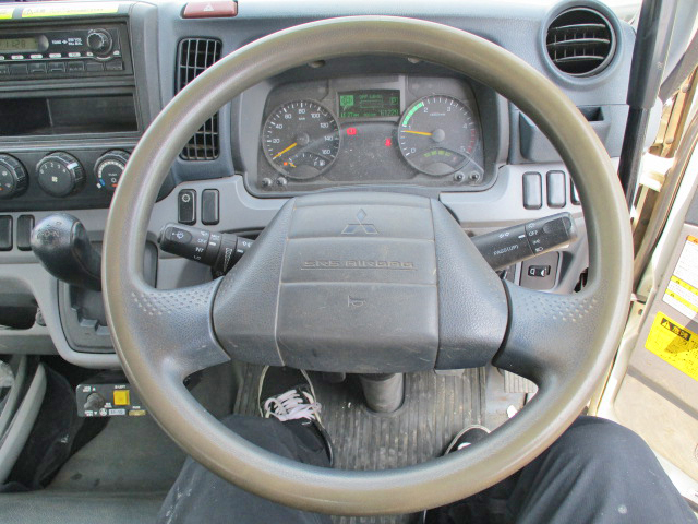 三菱ふそうキャンターダンプ小型（2t・3t）[写真23]