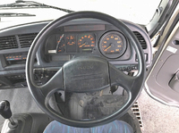 いすゞフォワードアルミウイング中型（4t）[写真37]