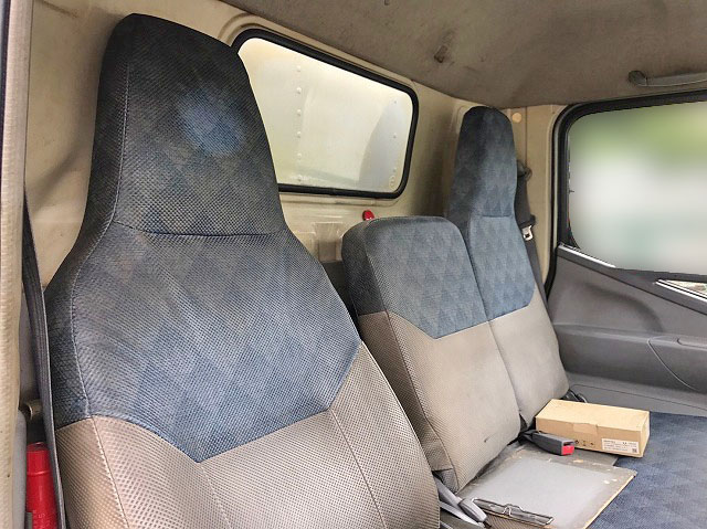 三菱ふそうキャンターアルミバン小型（2t・3t）[写真27]