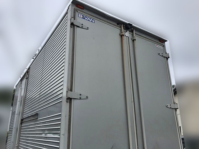 三菱ふそうキャンターアルミバン小型（2t・3t）[写真09]