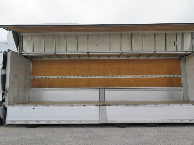 UDトラックスクオンアルミウイング大型（10t）[写真12]