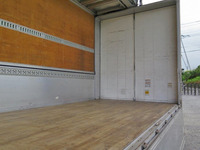 UDトラックスクオンアルミウイング大型（10t）[写真17]