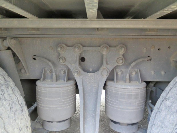 UDトラックスクオンアルミウイング大型（10t）[写真24]