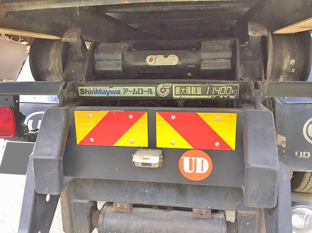 UDトラックスビッグサムアームロール大型（10t）[写真11]