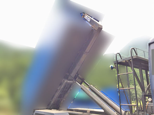 UDトラックスビッグサムアームロール大型（10t）[写真09]