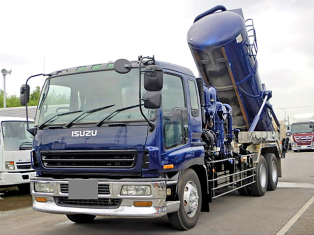 いすゞギガ汚泥吸引車大型（10t）KL-CYZ81Q3 [写真01]