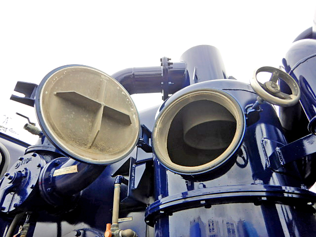 いすゞギガ汚泥吸引車大型（10t）[写真11]