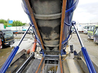 いすゞギガ汚泥吸引車大型（10t）[写真14]