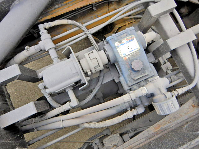 いすゞギガ汚泥吸引車大型（10t）[写真16]