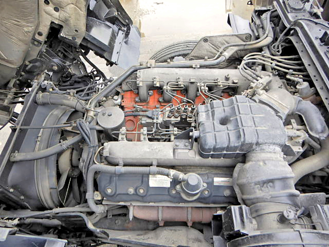 いすゞギガ汚泥吸引車大型（10t）[写真28]