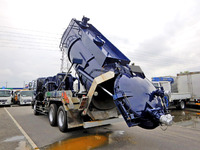 いすゞギガ汚泥吸引車大型（10t）[写真03]