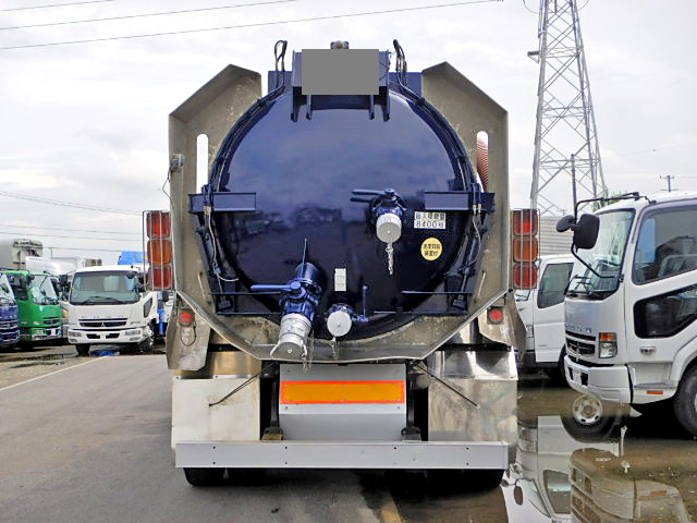 いすゞギガ汚泥吸引車大型（10t）[写真05]