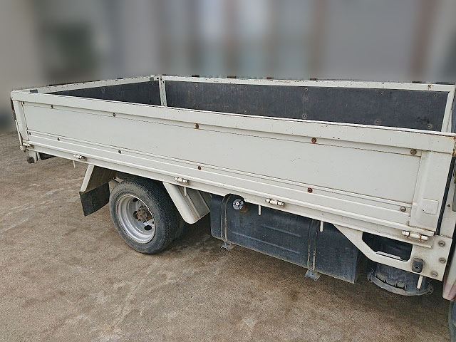 トヨタトヨエース平ボディ小型（2t・3t）[写真08]