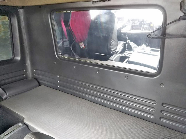 いすゞフォワードクレーン3段増トン（6t・8t）[写真32]