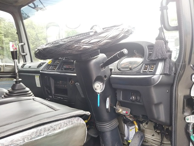 いすゞフォワードクレーン3段増トン（6t・8t）[写真36]