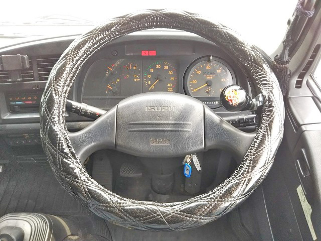 いすゞフォワードクレーン3段増トン（6t・8t）[写真37]