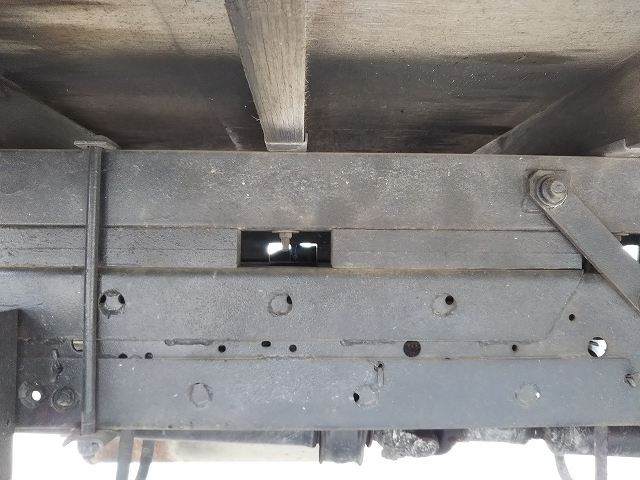 いすゞエルフユニック3段小型（2t・3t）[写真21]