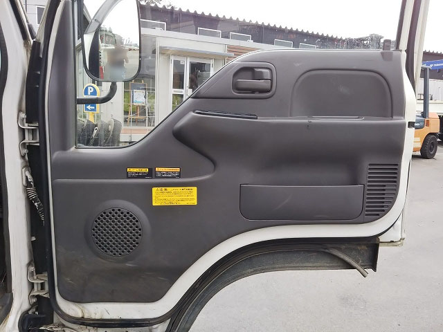 いすゞエルフユニック3段小型（2t・3t）[写真30]