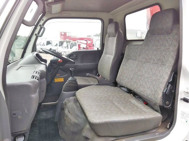 いすゞエルフユニック3段小型（2t・3t）[写真31]