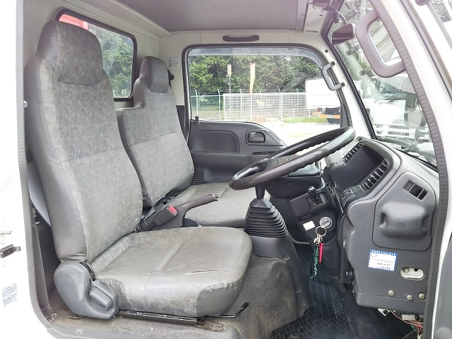 いすゞエルフユニック3段小型（2t・3t）[写真32]