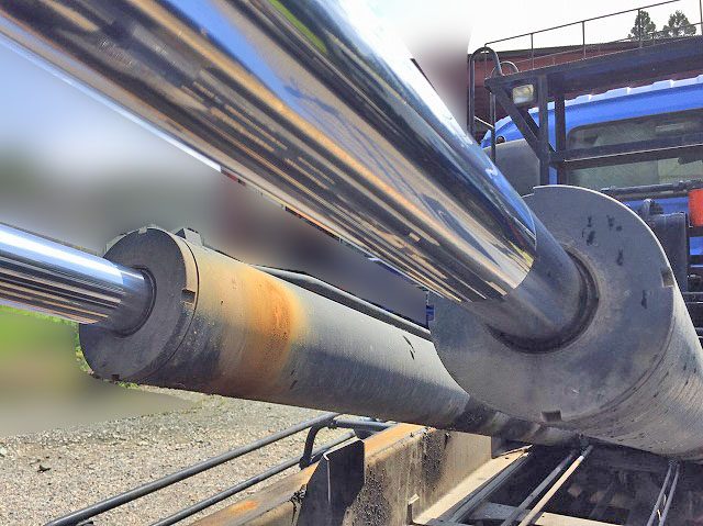 いすゞギガアームロール大型（10t）[写真12]