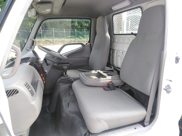 日野デュトロ平ボディ小型（2t・3t）[写真31]