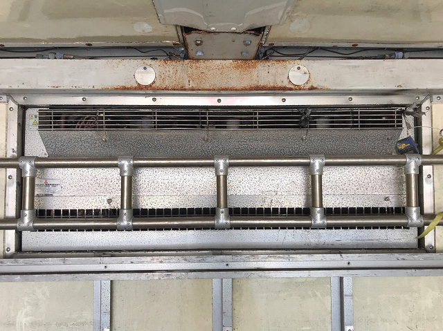 いすゞフォワード冷蔵冷凍ウイング中型（4t）[写真14]