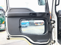 いすゞフォワード冷蔵冷凍ウイング中型（4t）[写真27]