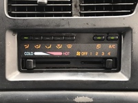 いすゞフォワード冷蔵冷凍ウイング中型（4t）[写真38]