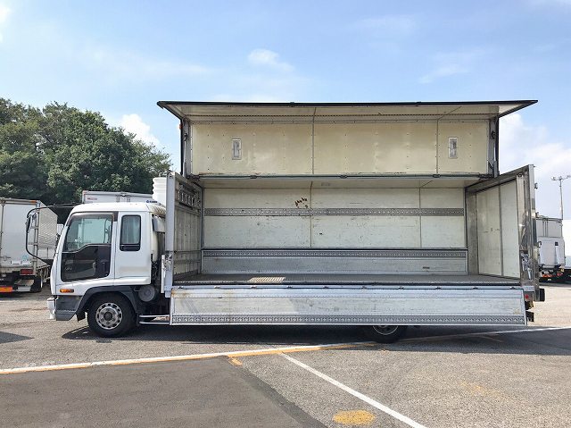 いすゞフォワード冷蔵冷凍ウイング中型（4t）[写真06]