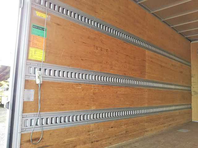 いすゞエルフアルミバン小型（2t・3t）[写真11]