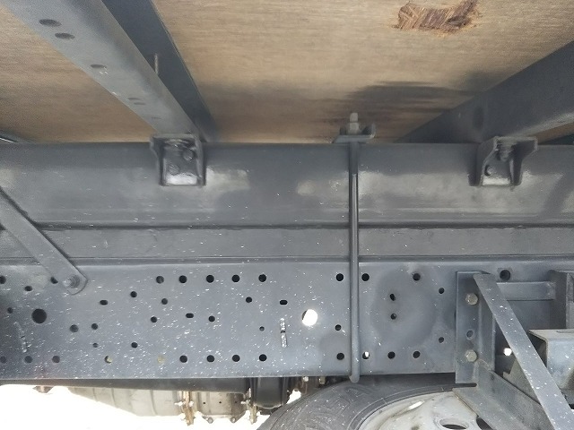 いすゞエルフアルミバン小型（2t・3t）[写真23]