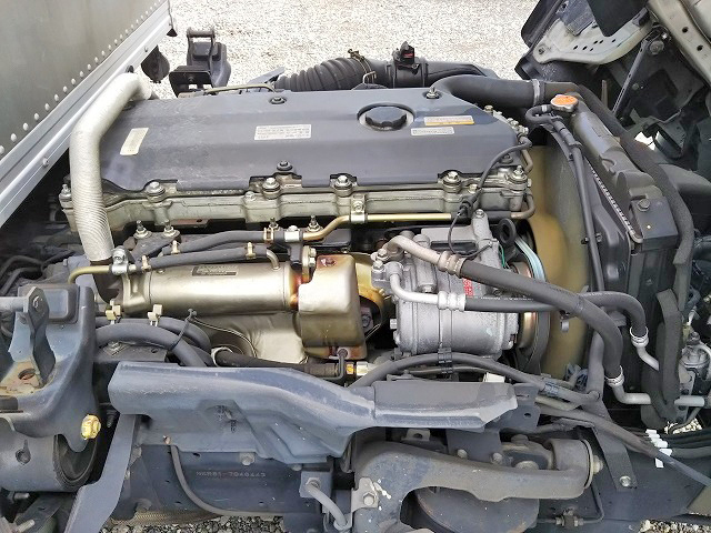 いすゞエルフアルミバン小型（2t・3t）[写真26]