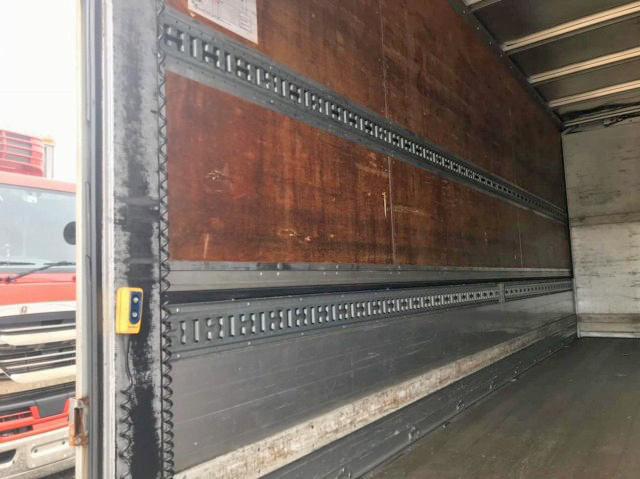 三菱ふそうファイターアルミウイング中型（4t）[写真12]