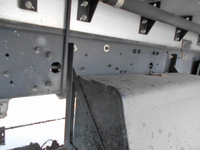 三菱ふそうファイターアルミウイング中型（4t）[写真20]