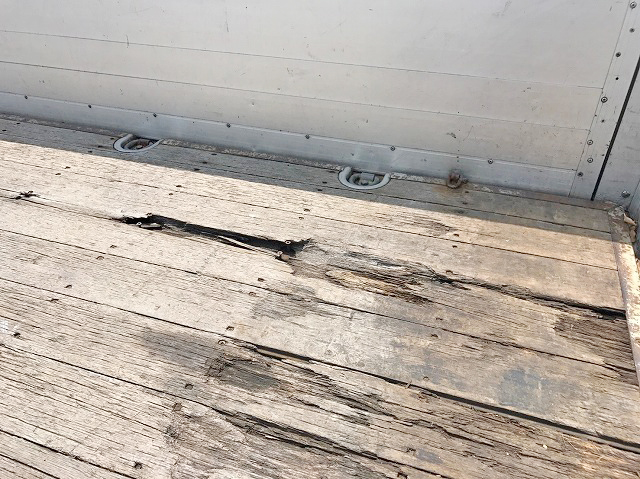 三菱ふそうスーパーグレートアルミブロック大型（10t）[写真12]