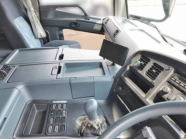 三菱ふそうスーパーグレートアルミブロック大型（10t）[写真17]