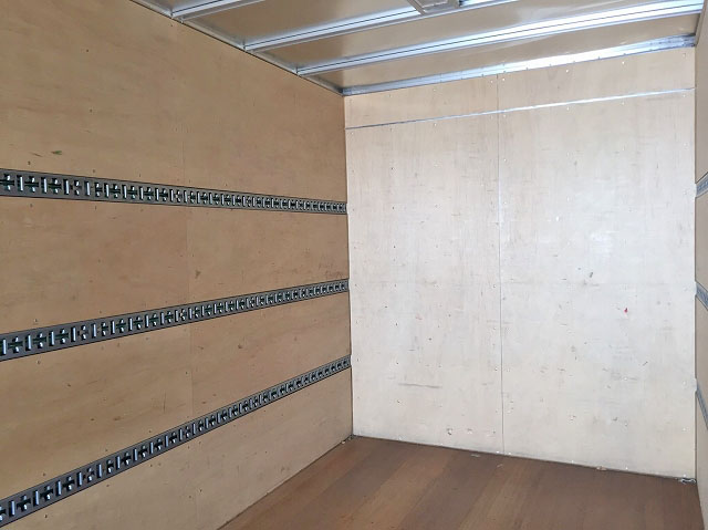 日野レンジャーアルミバン中型（4t）[写真10]