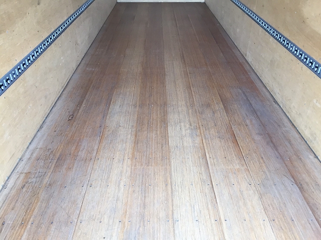 日野レンジャーアルミバン中型（4t）[写真13]