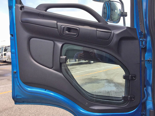 日野レンジャーアルミバン中型（4t）[写真25]