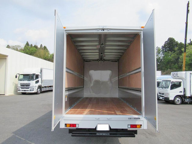 三菱ふそうキャンターアルミウイング小型（2t・3t）[写真10]