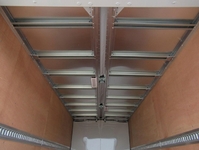 三菱ふそうキャンターアルミウイング小型（2t・3t）[写真11]