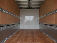 三菱ふそうキャンターアルミウイング小型（2t・3t）[写真12]